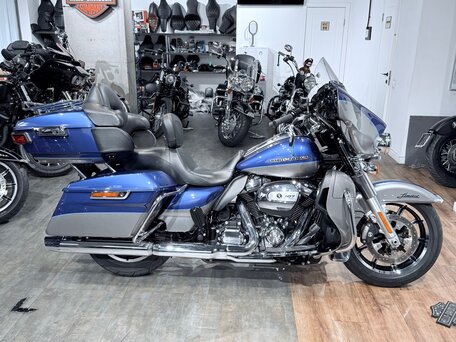 2017 Harley-Davidson Electra Glide, серебристый, 1799000 рублей, вид 4