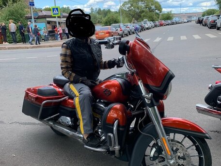 2017 Harley-Davidson CVO Street Glide, красный, 2150000 рублей, вид 1