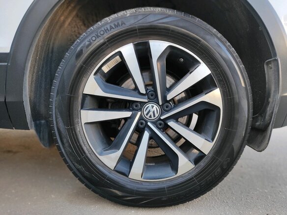 2020 Volkswagen Tiguan II, белый, 2479000 рублей - вид 7