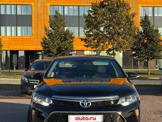 2017 Toyota Camry VII (XV50) Рестайлинг, чёрный, 1930000 рублей, вид 2