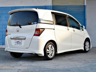 2013 Honda Freed Spike I Рестайлинг, белый, 820000 рублей, вид 5