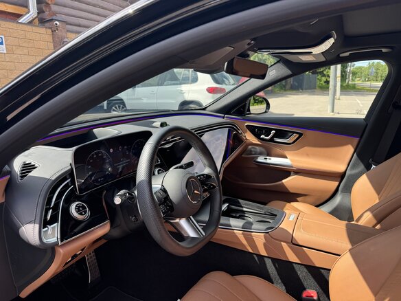 2025 Mercedes-Benz E-Класс 300 VI (W214, S214), чёрный - вид 3
