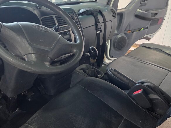 2009 Kia Bongo, белый, 1100000 рублей - вид 3