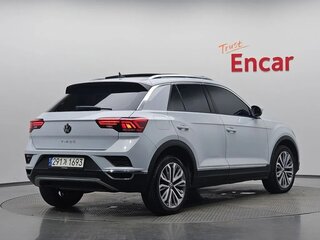 2021 Volkswagen T-Roc I, белый, 2290000 рублей, вид 4