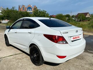 2013 Hyundai Solaris I, белый, 655000 рублей, вид 3