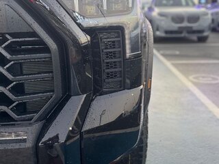 2026 Toyota Tundra CrewMax III, чёрный, 12354000 рублей, вид 3