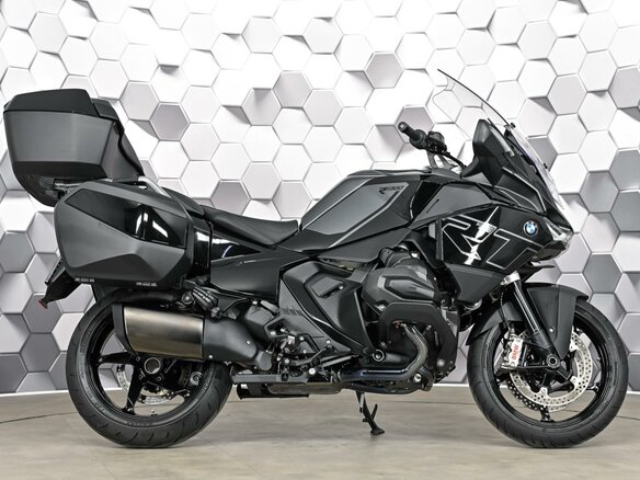 2025 BMW R 1300 RT, чёрный, 2949000 рублей - вид 2
