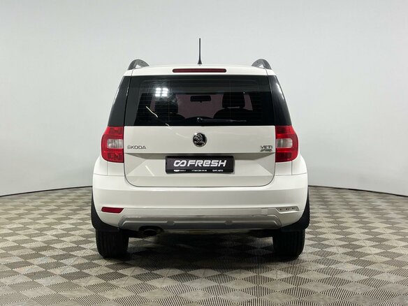 2014 Skoda Yeti I Рестайлинг, белый, 789900 рублей - вид 3