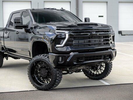 2026 Chevrolet Silverado, чёрный, 17460000 рублей, вид 3
