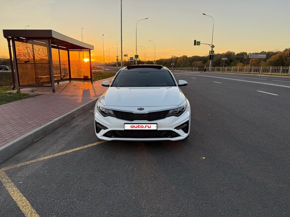 2018 Kia Optima IV Рестайлинг, белый, 2000000 рублей - вид 1