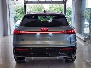 2026 Audi Q5 40 TFSI III (GU), серебристый, 6200000 рублей, вид 4