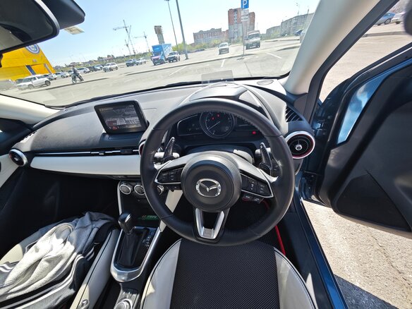 2017 Mazda Demio IV (DJ), синий, 1300000 рублей - вид 4