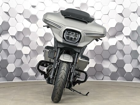 2023 Harley-Davidson CVO Street Glide, серый, 3899000 рублей, вид 5