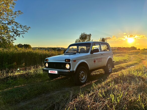 1996 Lada (ВАЗ) 2121 (4x4) I Рестайлинг, белый, 330000 рублей - вид 1