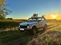 1996 Lada (ВАЗ) 2121 (4x4) I Рестайлинг, белый, 330000 рублей - вид 1