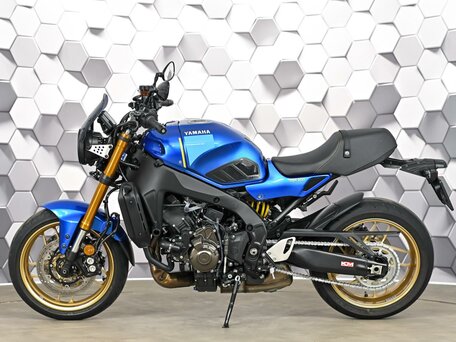 2023 Yamaha XSR900, синий, 1159000 рублей, вид 4