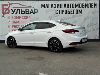 2019 Hyundai Elantra VI (AD) Рестайлинг, белый, 1690000 рублей, вид 4