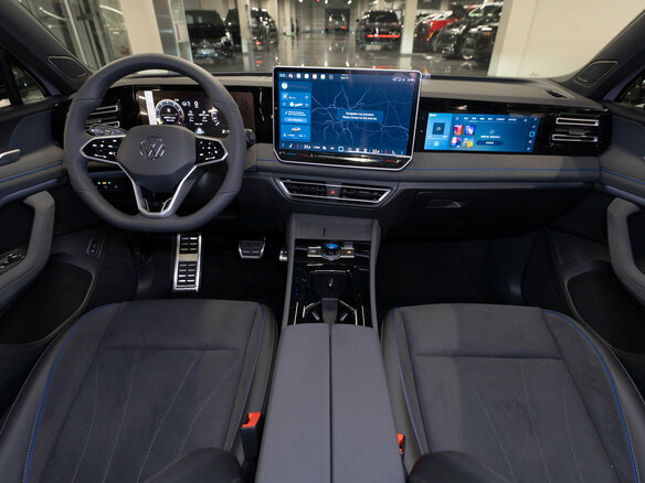 2026 Volkswagen Tiguan L Pro III (China Market), серый, 5000000 рублей - вид 7