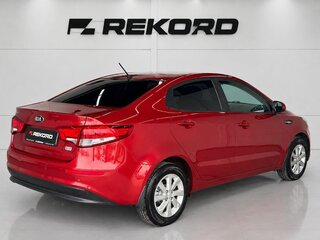 2016 Kia Rio III Рестайлинг, красный, 989000 рублей, вид 4