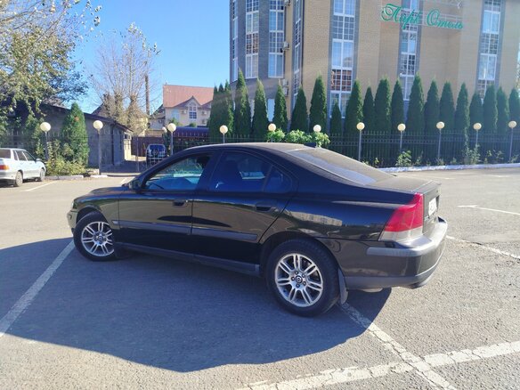 2003 Volvo S60 I, чёрный - вид 1