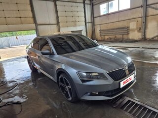 2018 Skoda Superb III, серый, 1890000 рублей, вид 4