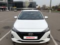 2021 Hyundai Solaris II Рестайлинг, белый, 1600000 рублей - вид 2