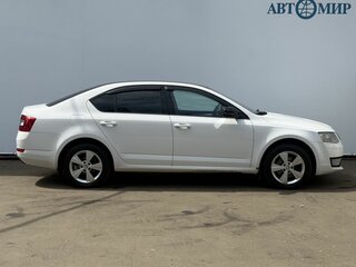 2015 Skoda Octavia III (A7), белый, 1000000 рублей, вид 4
