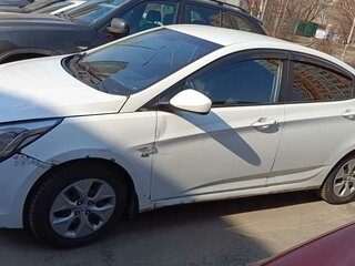 2016 Hyundai Solaris I Рестайлинг, белый, 650000 рублей, вид 4