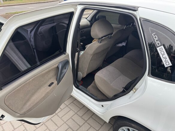 2010 Lada (ВАЗ) Kalina I, белый, 400000 рублей - вид 9