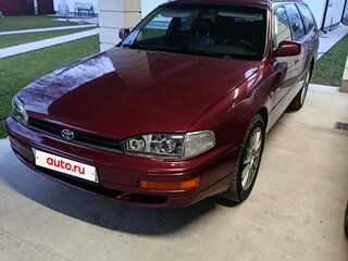 1993 Toyota Camry III (XV10), пурпурный, 900000 рублей, вид 1