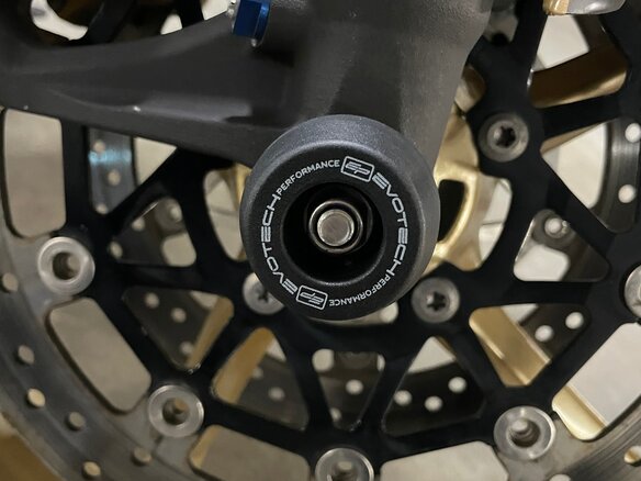 2010 Triumph Speed Triple, чёрный, 575000 рублей - вид 14