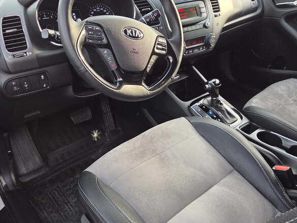 2017 Kia Cerato III Рестайлинг (Classic), белый, 1590000 рублей - вид 21
