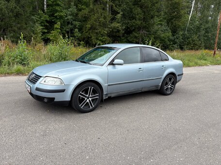 2002 Volkswagen Passat B5 Рестайлинг, голубой, 270000 рублей, вид 1