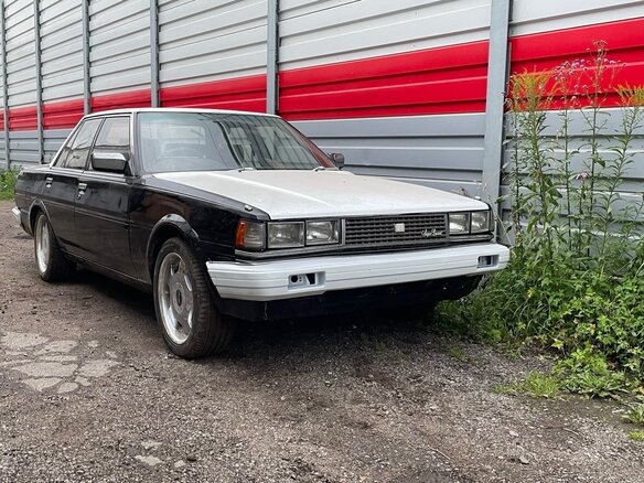 1986 Toyota Cresta II (X70), белый, 700000 рублей