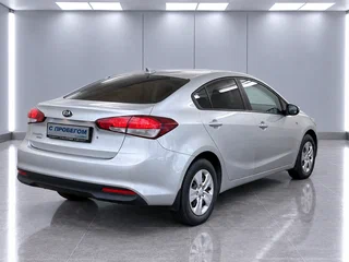 2019 Kia Cerato III Рестайлинг (Classic), серебристый, 1850000 рублей, вид 4