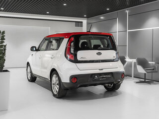 2017 Kia Soul II Рестайлинг, белый, 1470000 рублей, вид 4