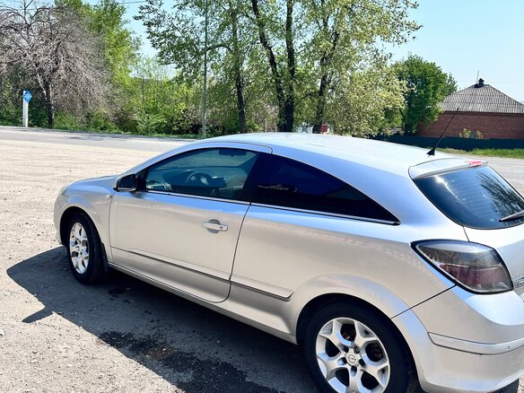 2006 Opel Astra GTC H, серебристый - вид 1