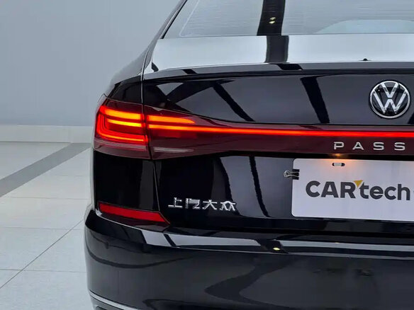 2023 Volkswagen Passat B8 Рестайлинг, чёрный, 1890020 рублей - вид 3