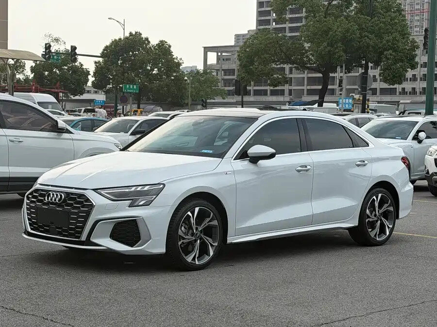Открыть фотографии: Audi A3 IV (8Y)