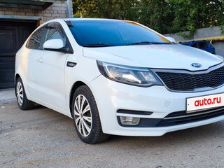 2015 Kia Rio III Рестайлинг, белый, 790000 рублей, вид 2