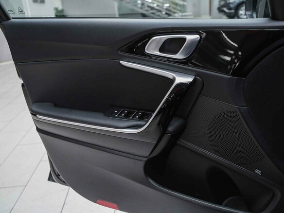2021 Kia Ceed III Рестайлинг, чёрный, 2495000 рублей - вид 10