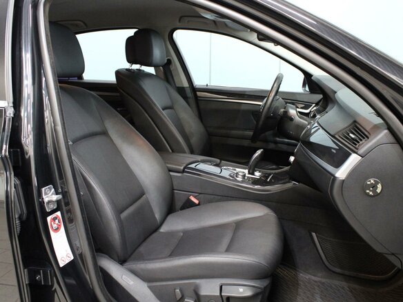 2012 BMW 5 серии 520i VI (F10/F11/F07), чёрный, 1710000 рублей - вид 8