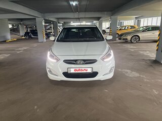 2013 Hyundai Solaris I, белый, 880000 рублей, вид 2