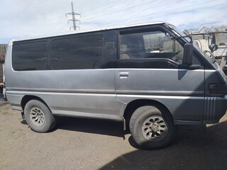 1993 Mitsubishi Delica III, серебристый, 675000 рублей, вид 5