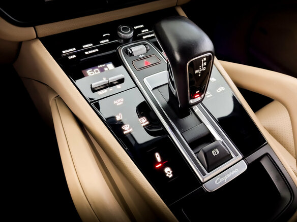 2021 Porsche Cayenne III, серый, 7750000 рублей - вид 29