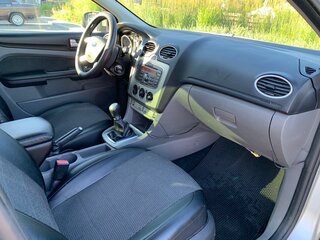 2010 Ford Focus II Рестайлинг, серебристый, 520000 рублей, вид 5