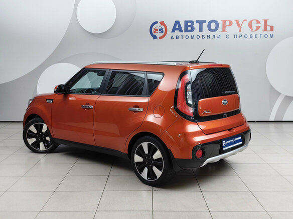 2017 Kia Soul II Рестайлинг, оранжевый, 1225000 рублей - вид 1