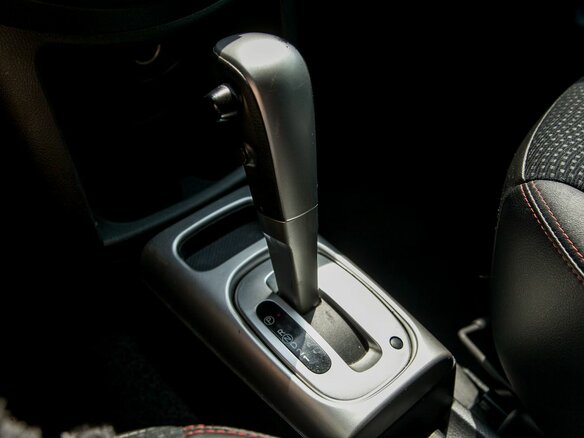 2010 Nissan Note I Рестайлинг, коричневый - вид 22