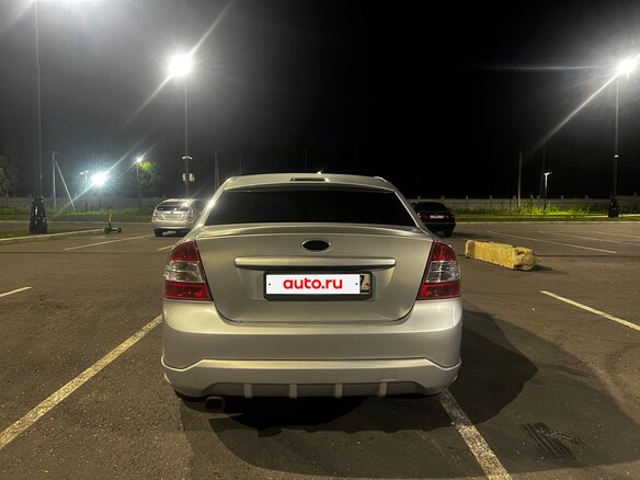 2010 Ford Focus II Рестайлинг, серебристый, 500000 рублей - вид 3