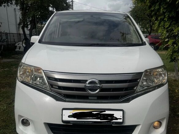 2011 Nissan Serena IV (C26), белый, 1350000 рублей - вид 1